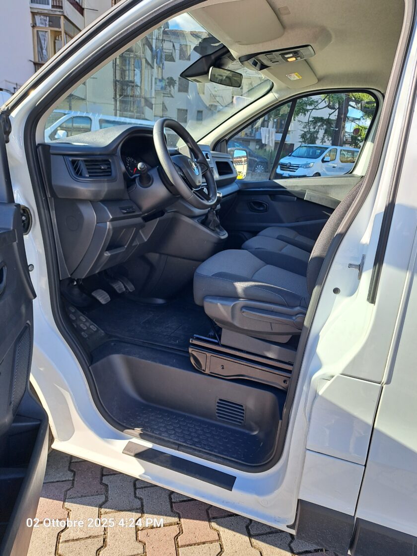 Renault trafic 9 posti 150cv - immagine 8