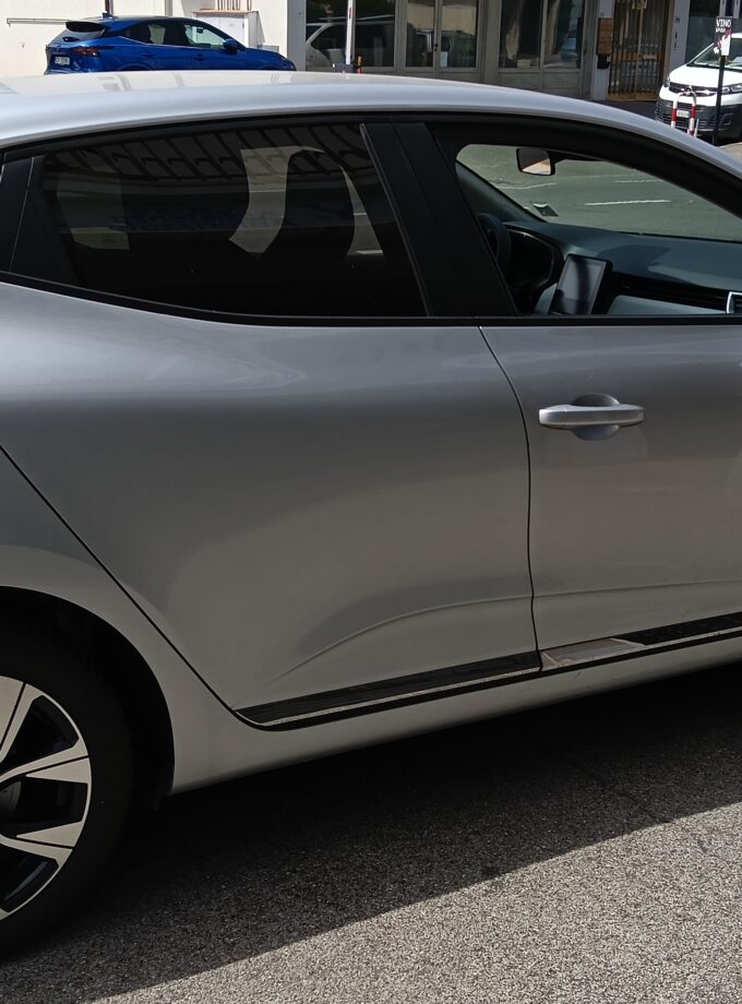 Renault clio fullhibryd n1