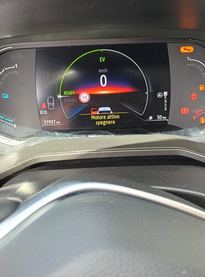 Renault clio fullhibryd n1